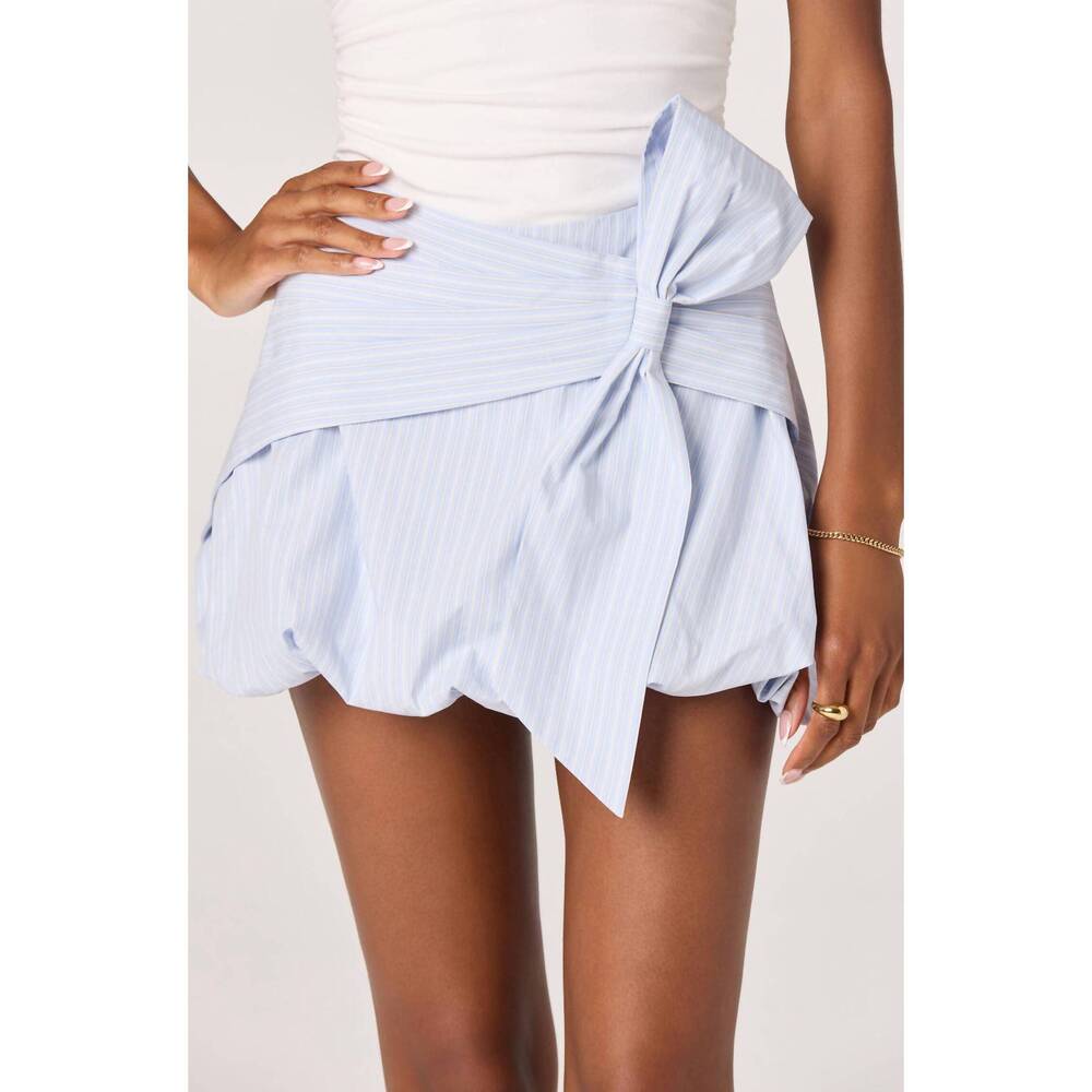 NEW ASTR nyomi bow detail faux-wrap skirt in blue stripe - Picture 7 of 7